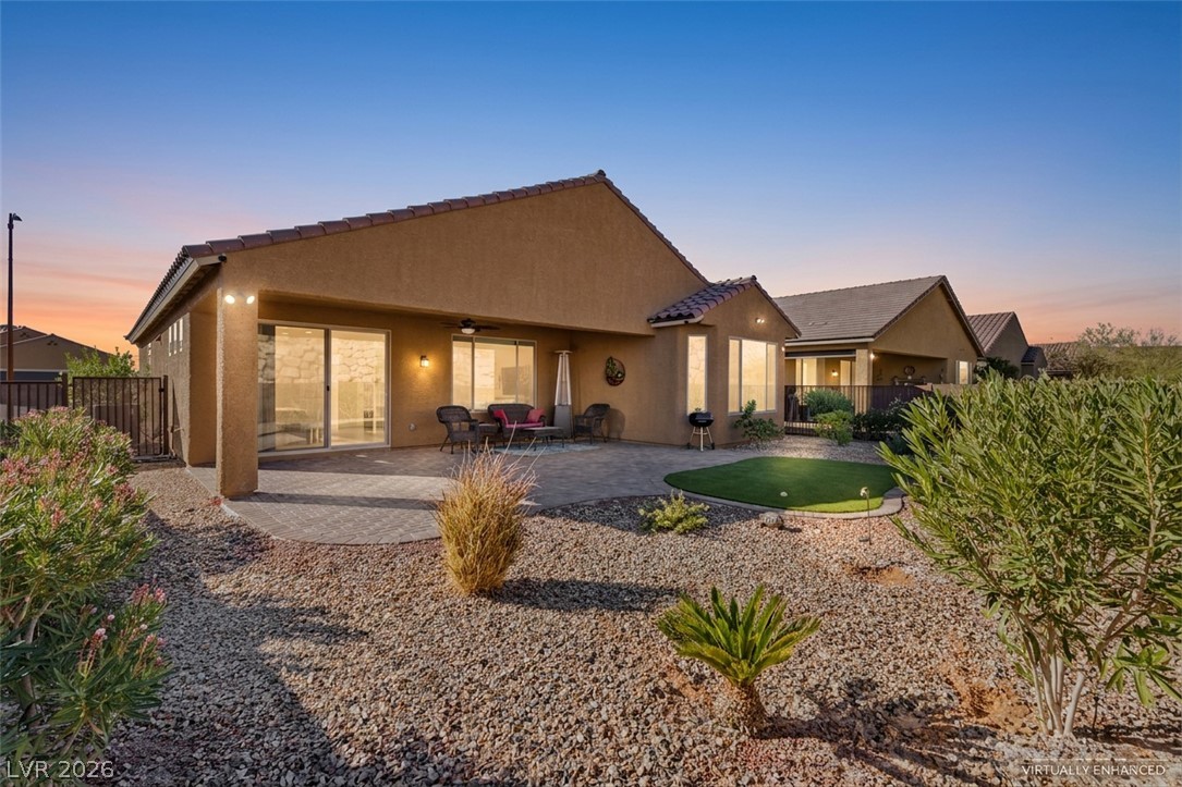 988 Majestic View Property Photo 3