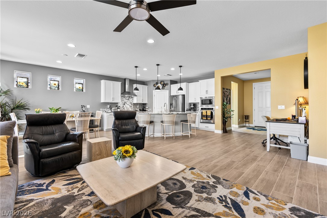 988 Majestic View Property Photo 15