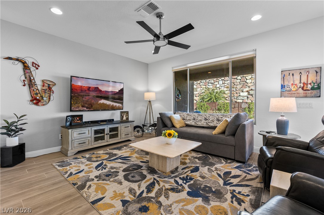 988 Majestic View Property Photo 17