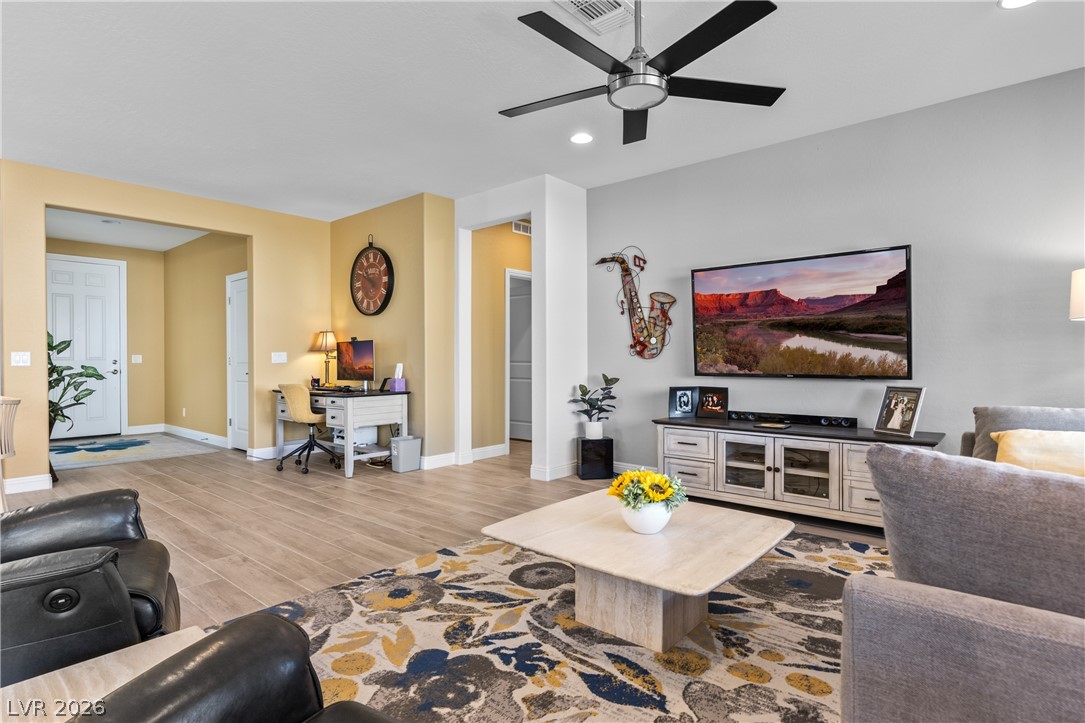988 Majestic View Property Photo 18