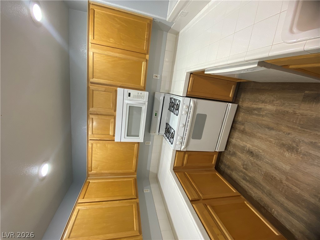2325 Windmill Parkway 1313 Property Photo 15