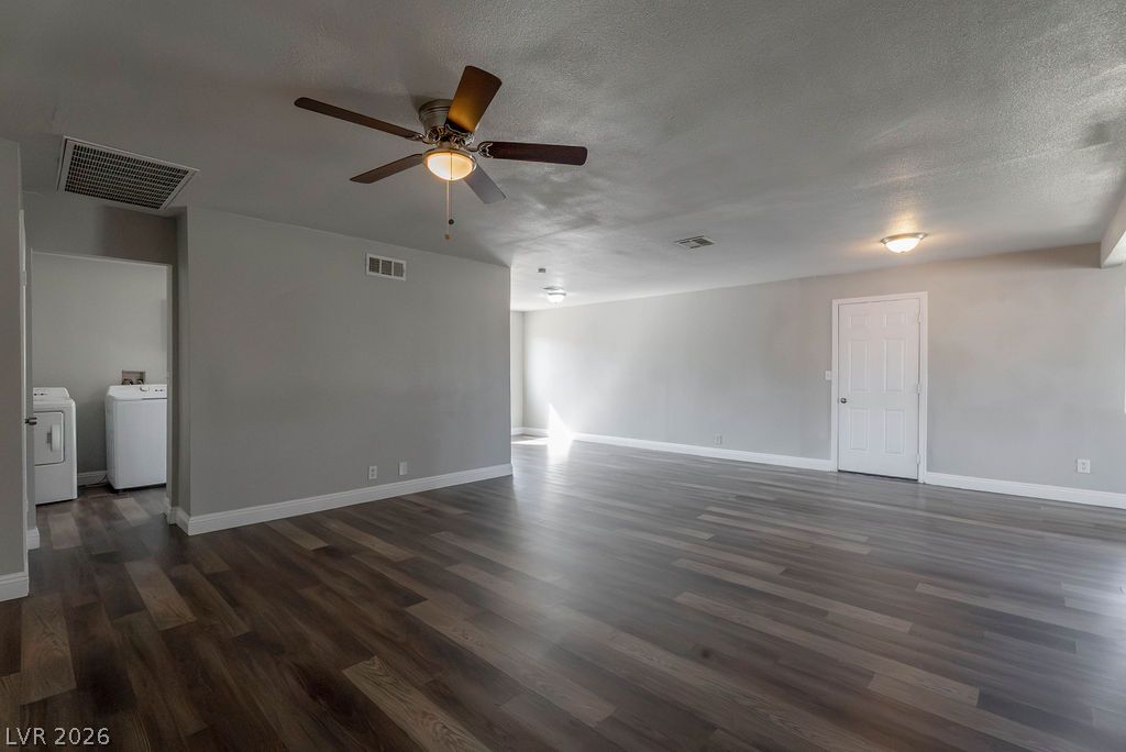 1501 North Tonopah Drive Property Photo 7