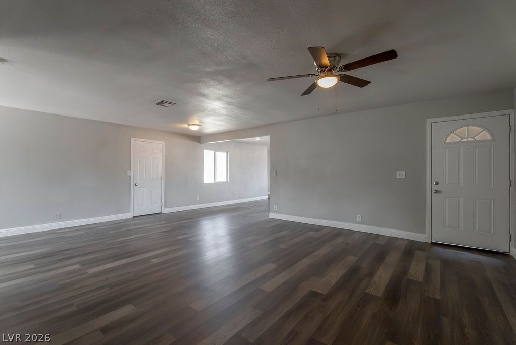 1501 North Tonopah Drive Property Photo 8