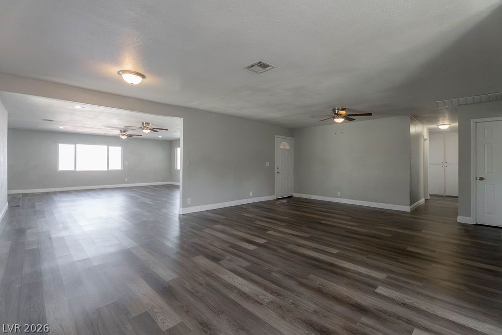 1501 North Tonopah Drive Property Photo 9