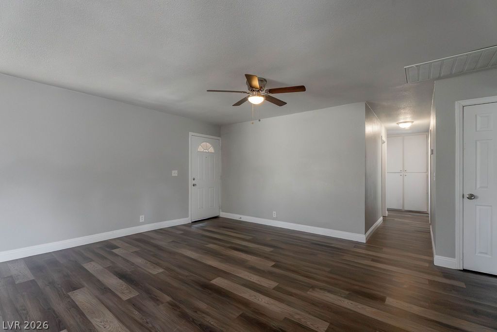 1501 North Tonopah Drive Property Photo 10