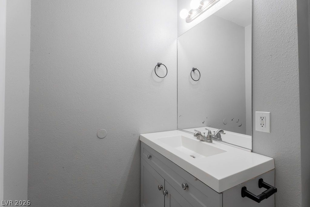 1501 North Tonopah Drive Property Photo 20