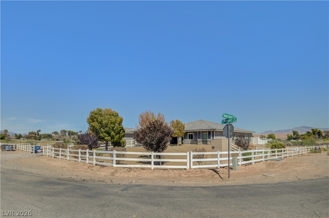 1110 Heyer Street Property Photo 6