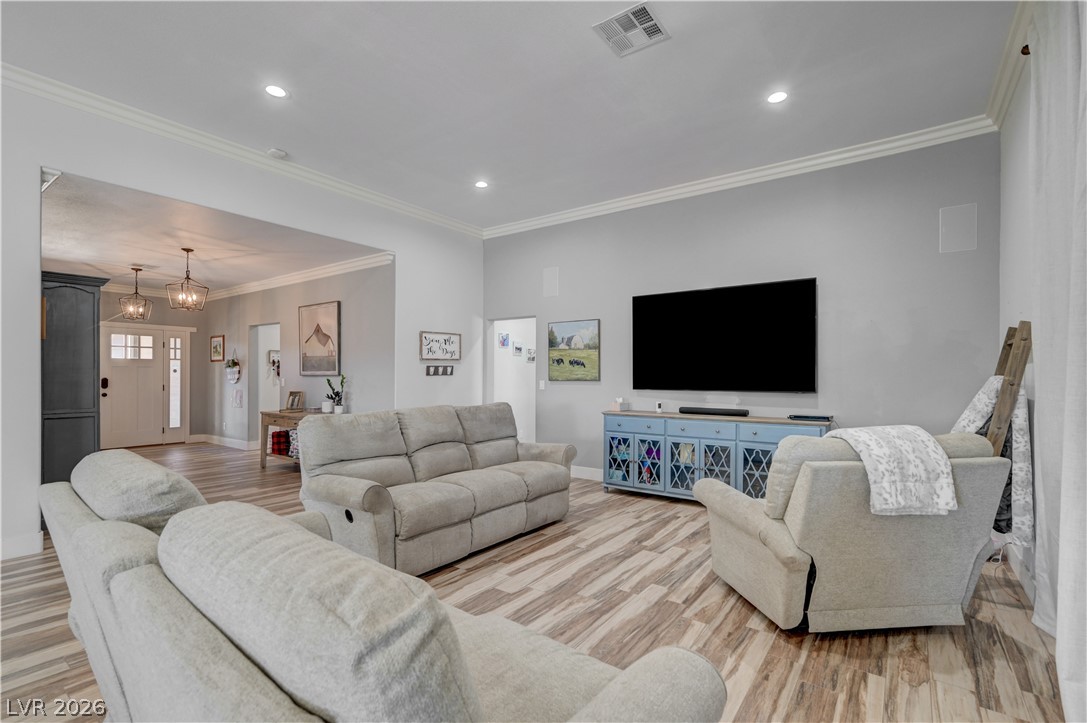 1110 Heyer Street Property Photo 15