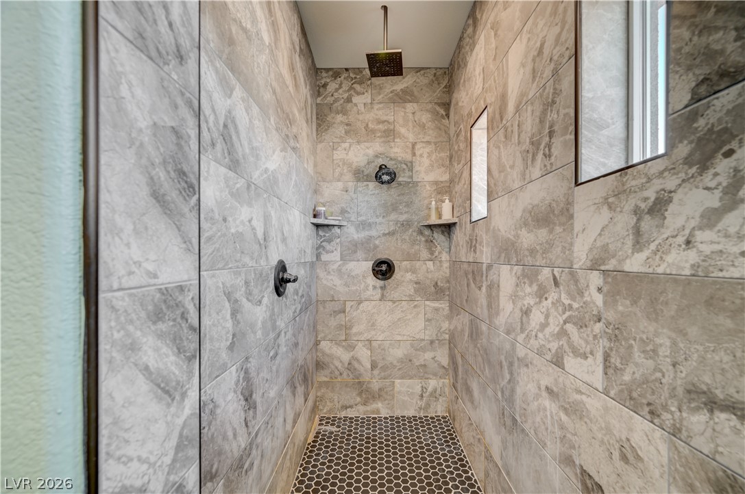 1110 Heyer Street Property Photo 41