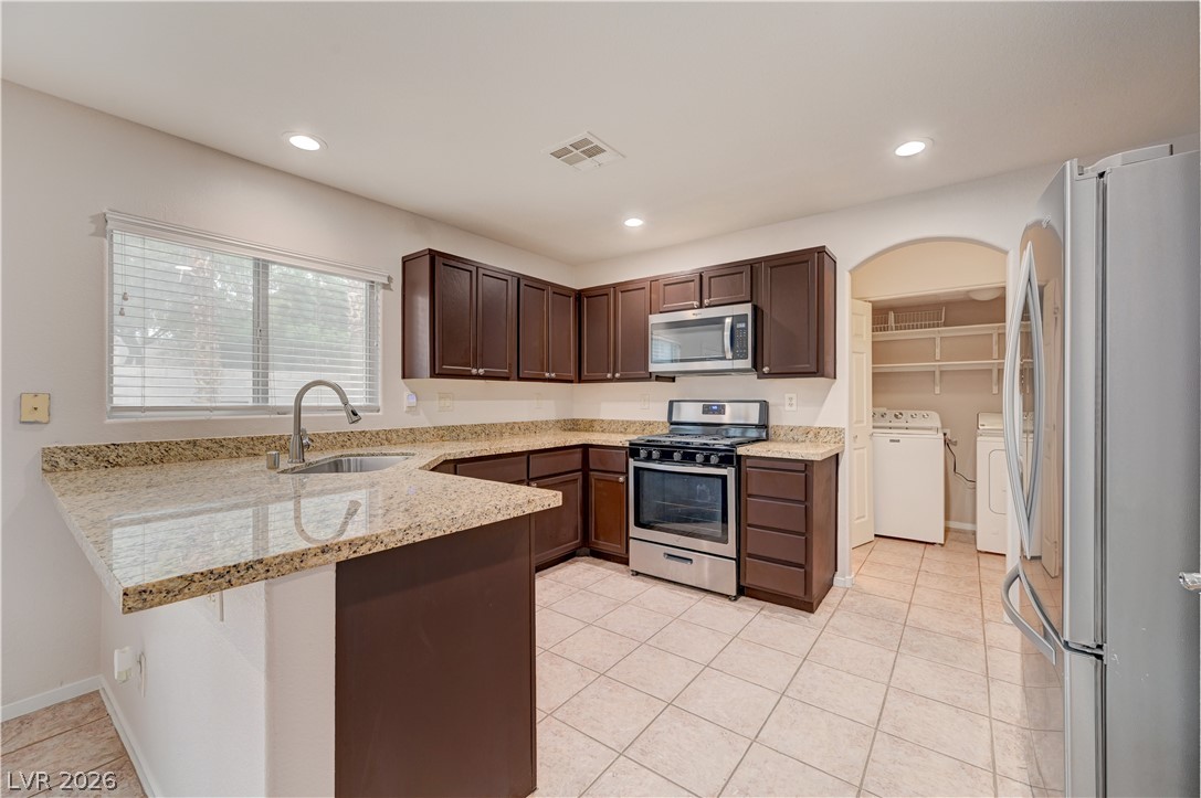 8117 Jade Harbor Court Property Photo 14