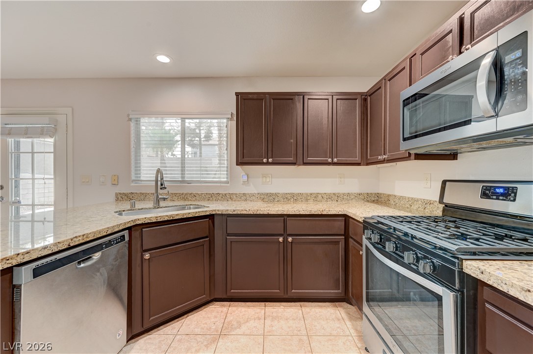 8117 Jade Harbor Court Property Photo 15