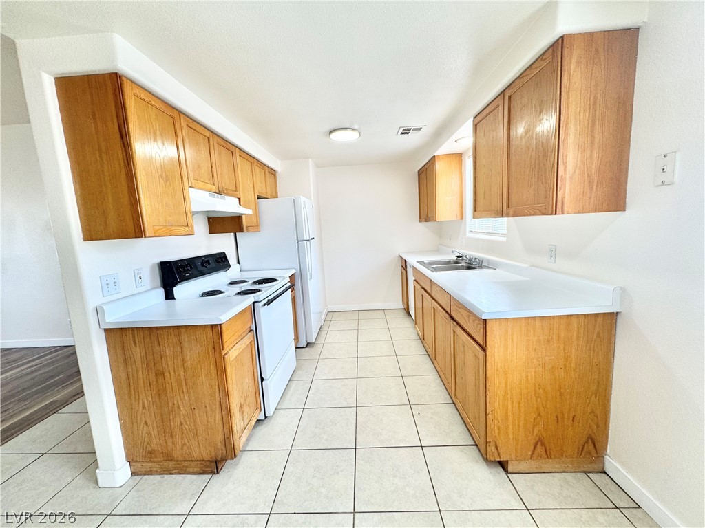 1827 East Calvada 1 Property Photo 5