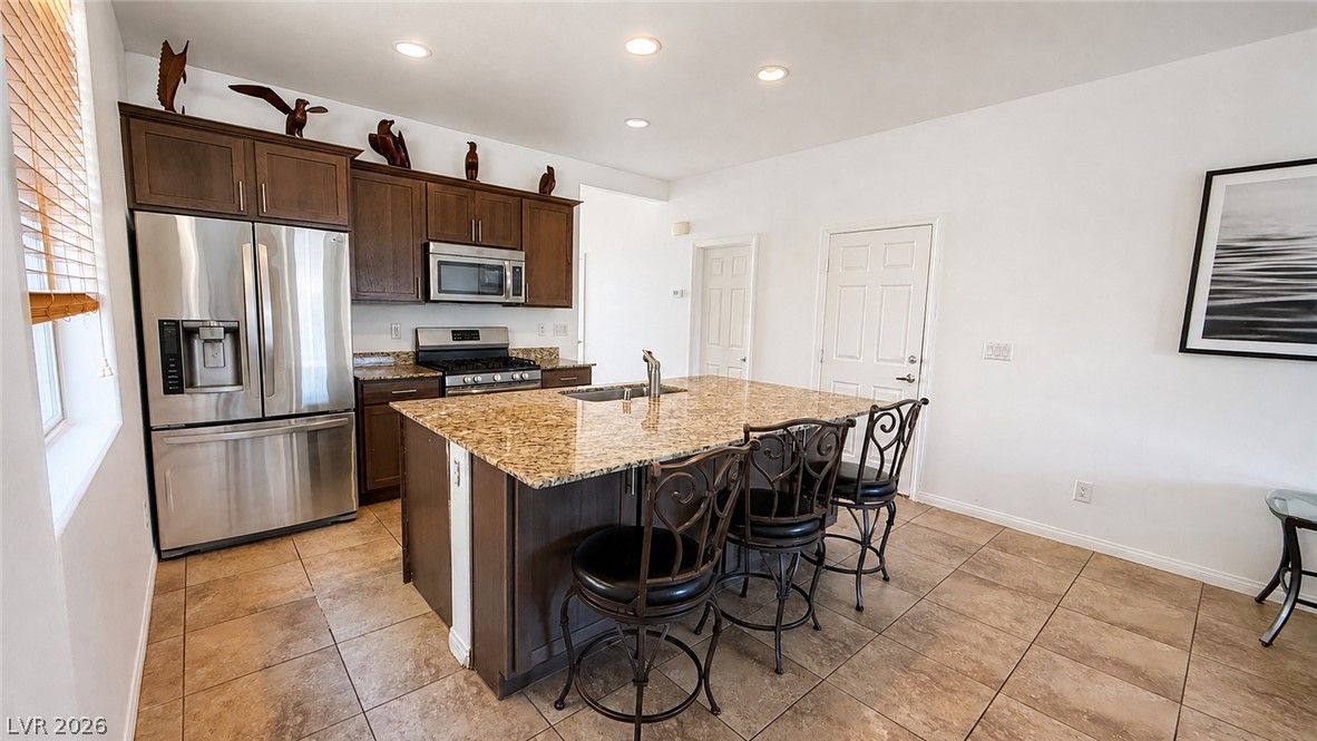 2723 Chinaberry Hill Street Property Photo 3