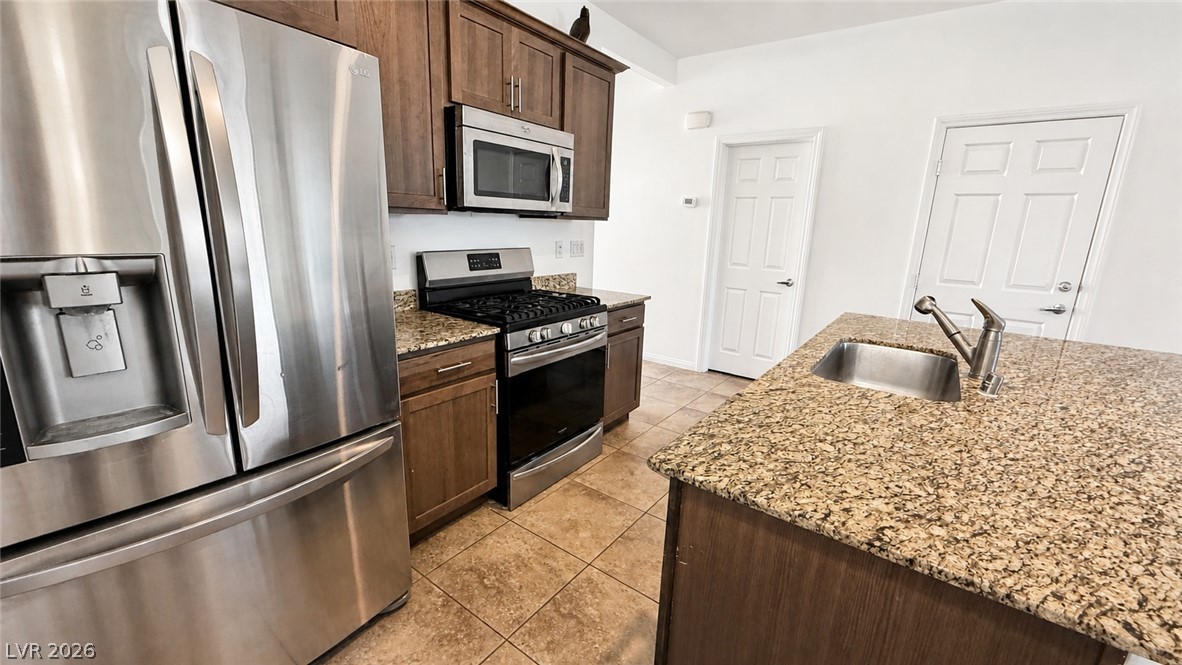 2723 Chinaberry Hill Street Property Photo 4