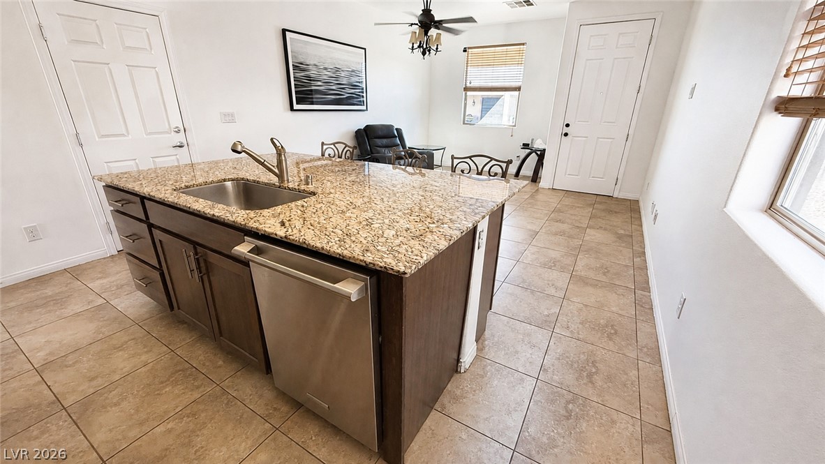 2723 Chinaberry Hill Street Property Photo 5