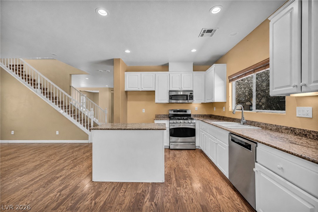 11604 Villa Malaparte Avenue Property Photo 9