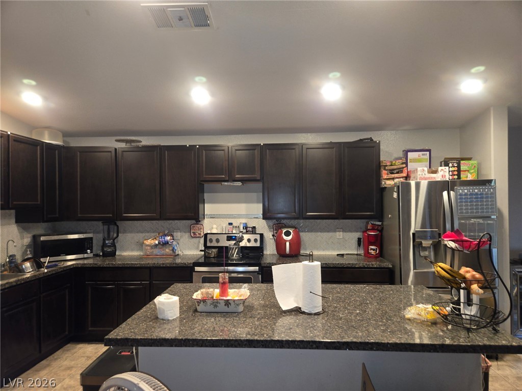 3631 East Garfield Drive Property Photo 5