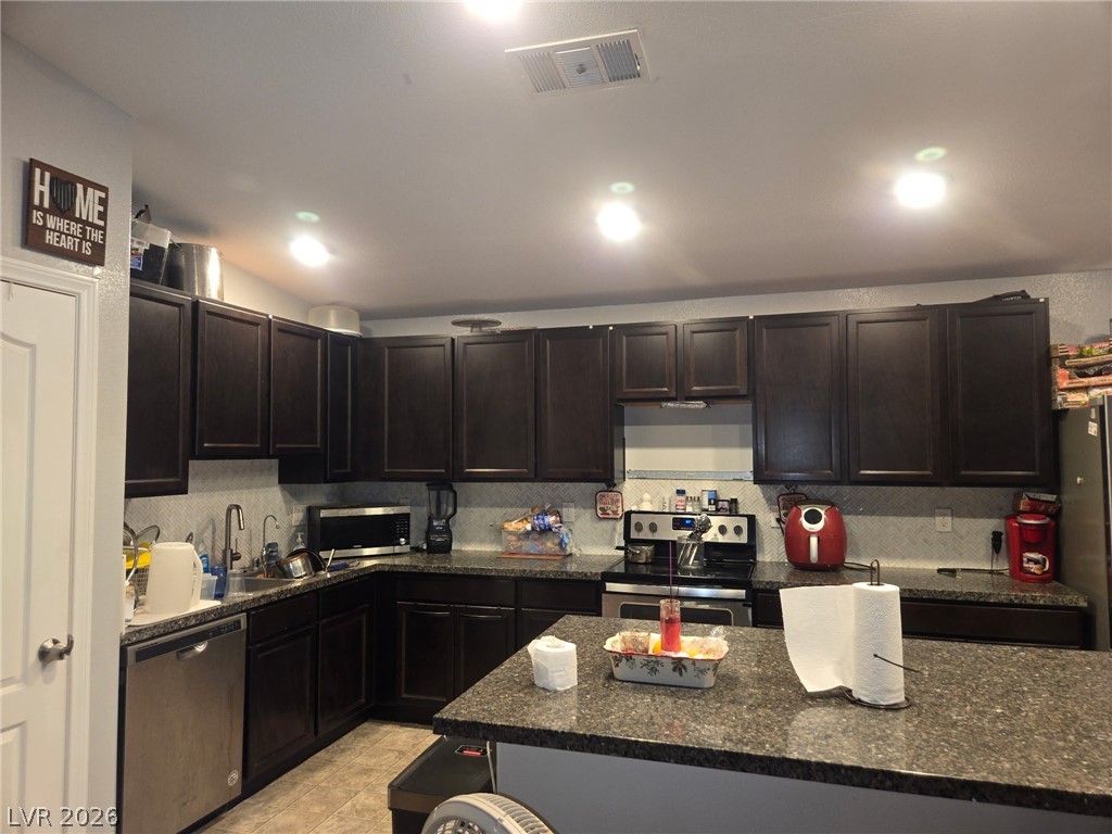 3631 East Garfield Drive Property Photo 6