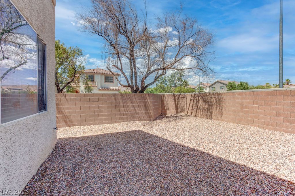 9548 Spring Blush Avenue Property Photo 4