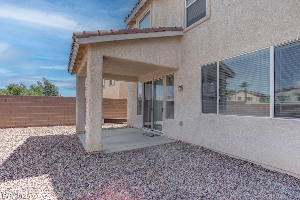 9548 Spring Blush Avenue Property Photo 5