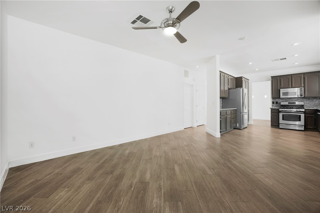 10129 Oakmoor Place Property Photo 6