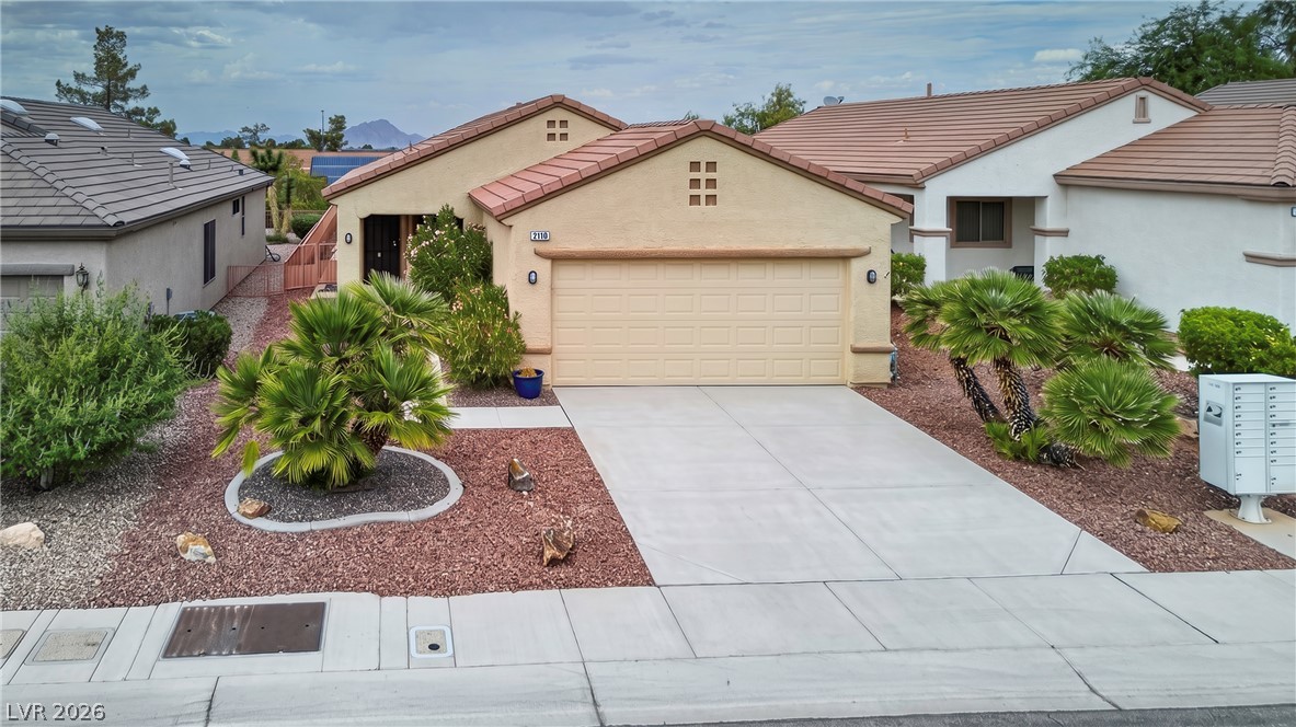 2118 Desert Woods Drive Property Photo 1