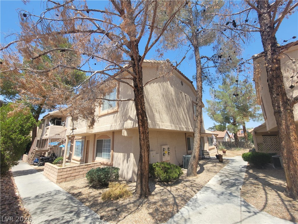 1608 North Torrey Pines Drive 103 Property Photo 1