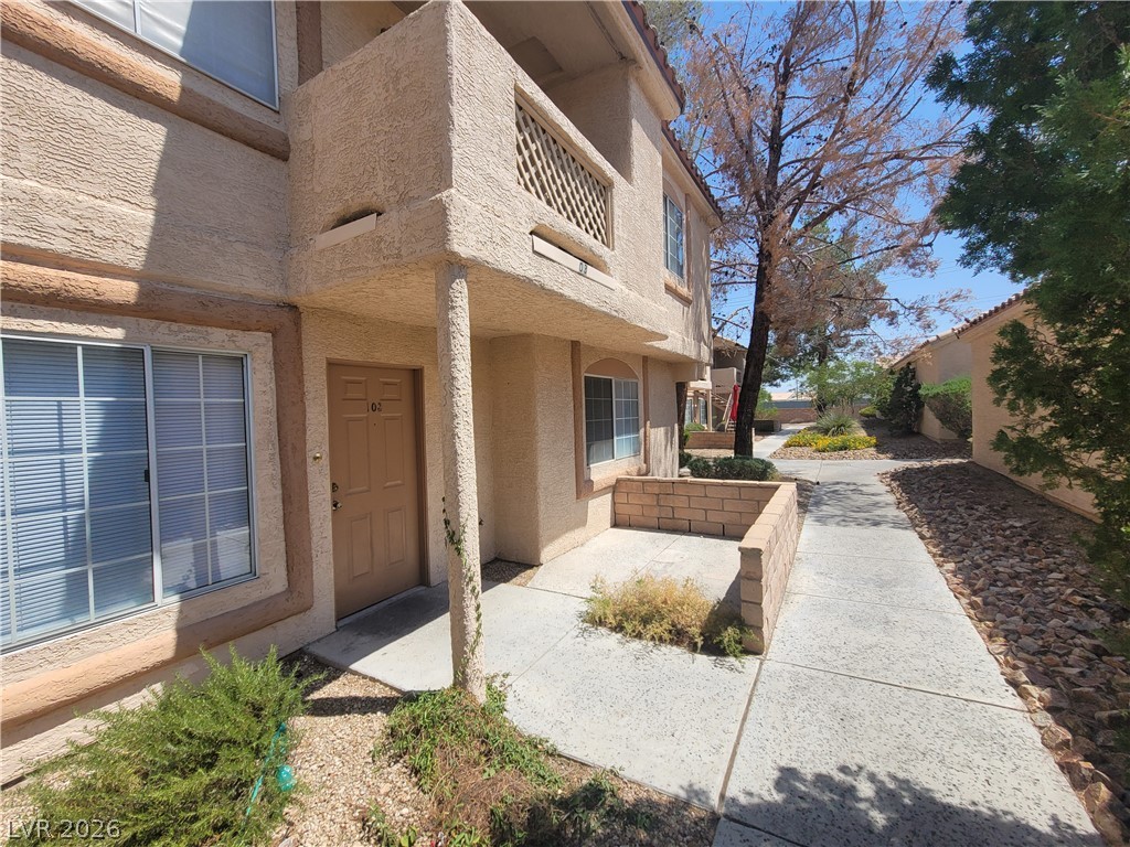 1608 North Torrey Pines Drive 103 Property Photo 2