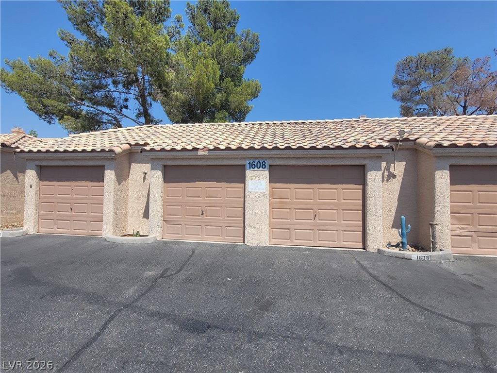 1608 North Torrey Pines Drive 103 Property Photo 4