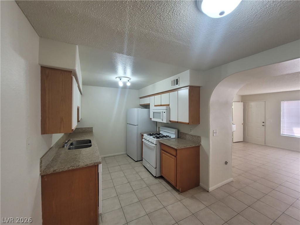 1608 North Torrey Pines Drive 103 Property Photo 12