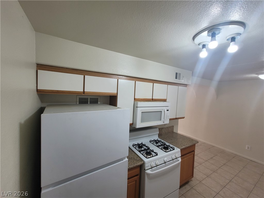1608 North Torrey Pines Drive 103 Property Photo 16