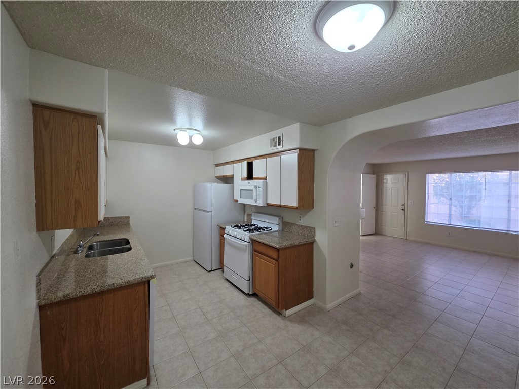 1608 North Torrey Pines Drive 103 Property Photo 24