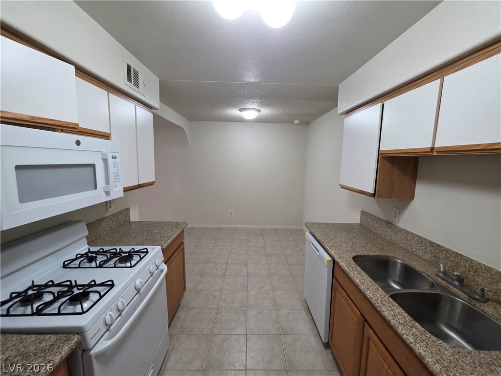 1608 North Torrey Pines Drive 103 Property Photo 26