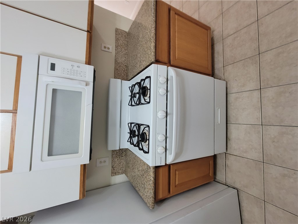 1608 North Torrey Pines Drive 103 Property Photo 42
