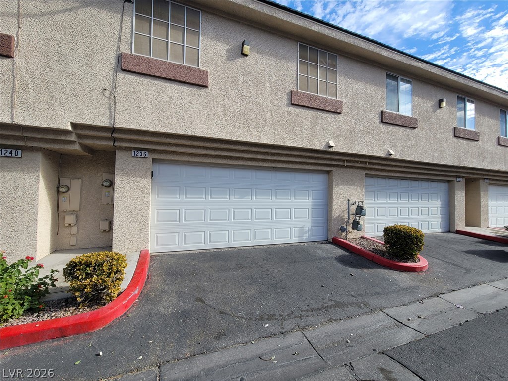 1236 DUSTY CREEK Street Property Photo 1