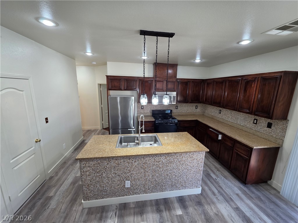 7349 Dolphine Crest Avenue Property Photo 13