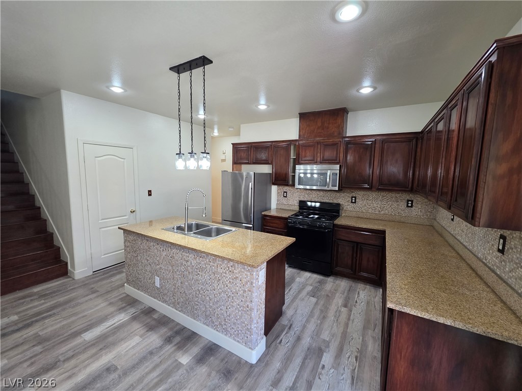 7349 Dolphine Crest Avenue Property Photo 14