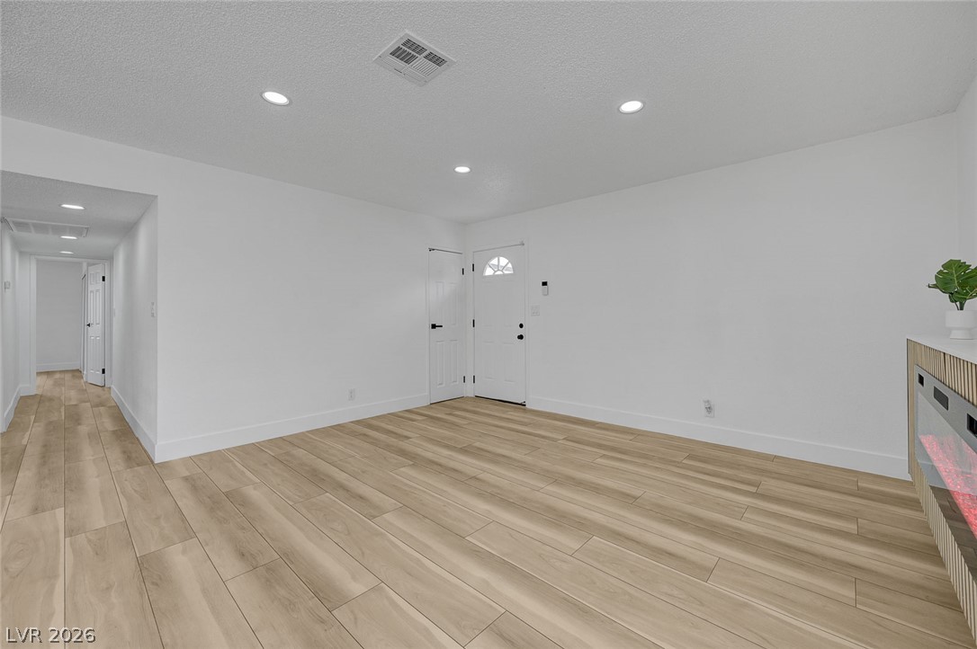 2253 La Puente Street Property Photo 7