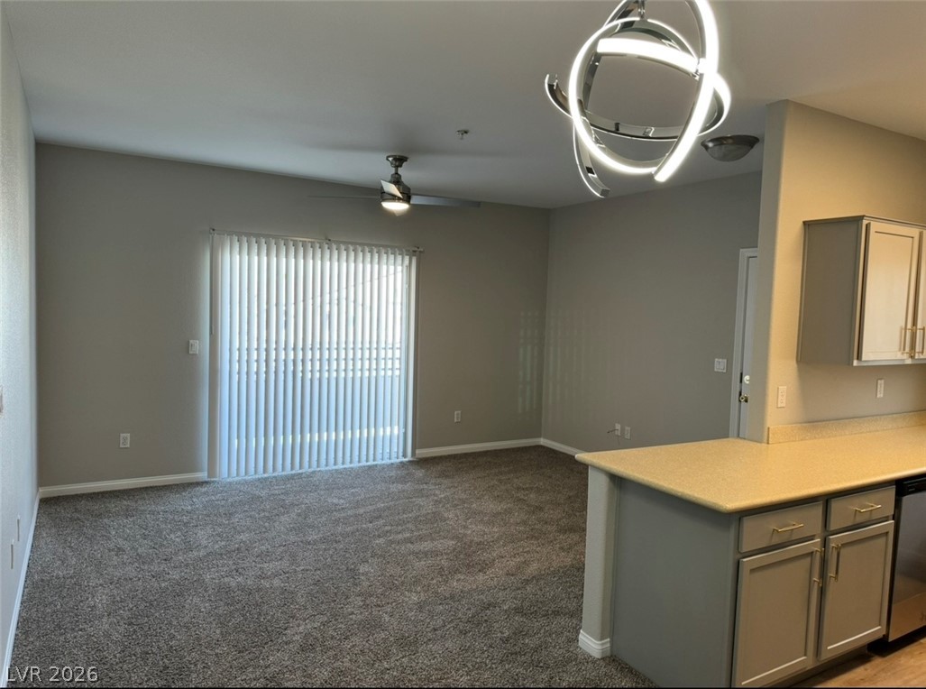 2291 West Horizon Ridge Parkway 5228 Property Photo 6