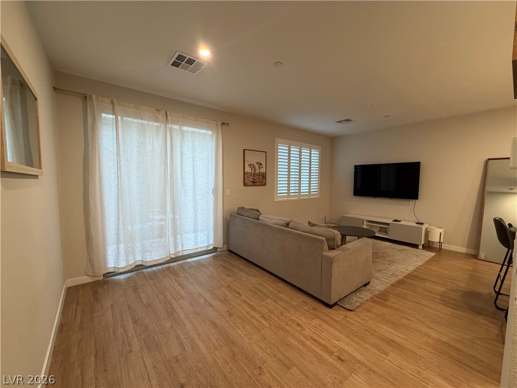 9262 Desert Pearl Avenue Property Photo 9