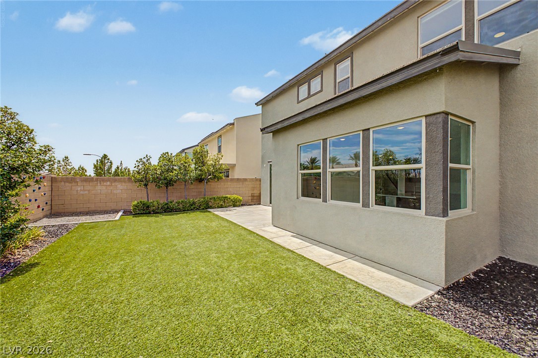 8300 Charleston Peak Street Property Photo 43