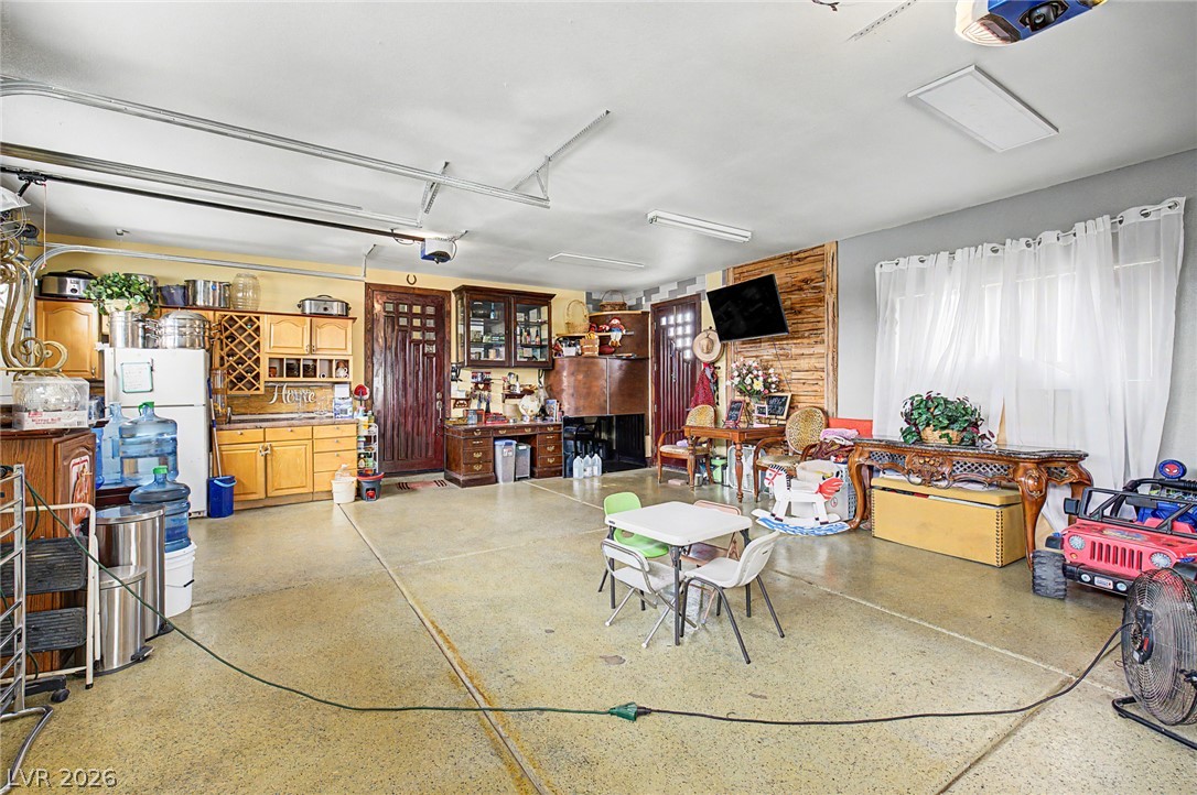8985 South Tenaya Way Property Photo 38