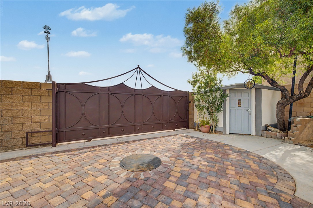 8985 South Tenaya Way Property Photo 41