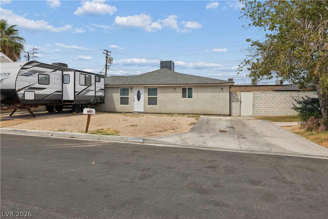 1025 Yucca Avenue Property Photo 3