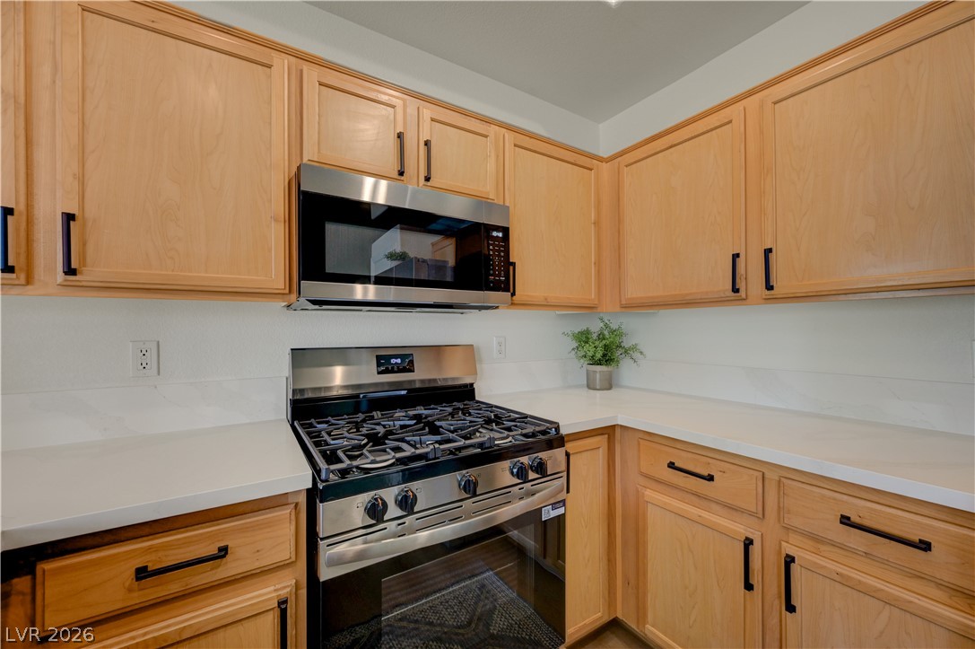 2305 West Horizon Ridge Parkway 814 Property Photo 5