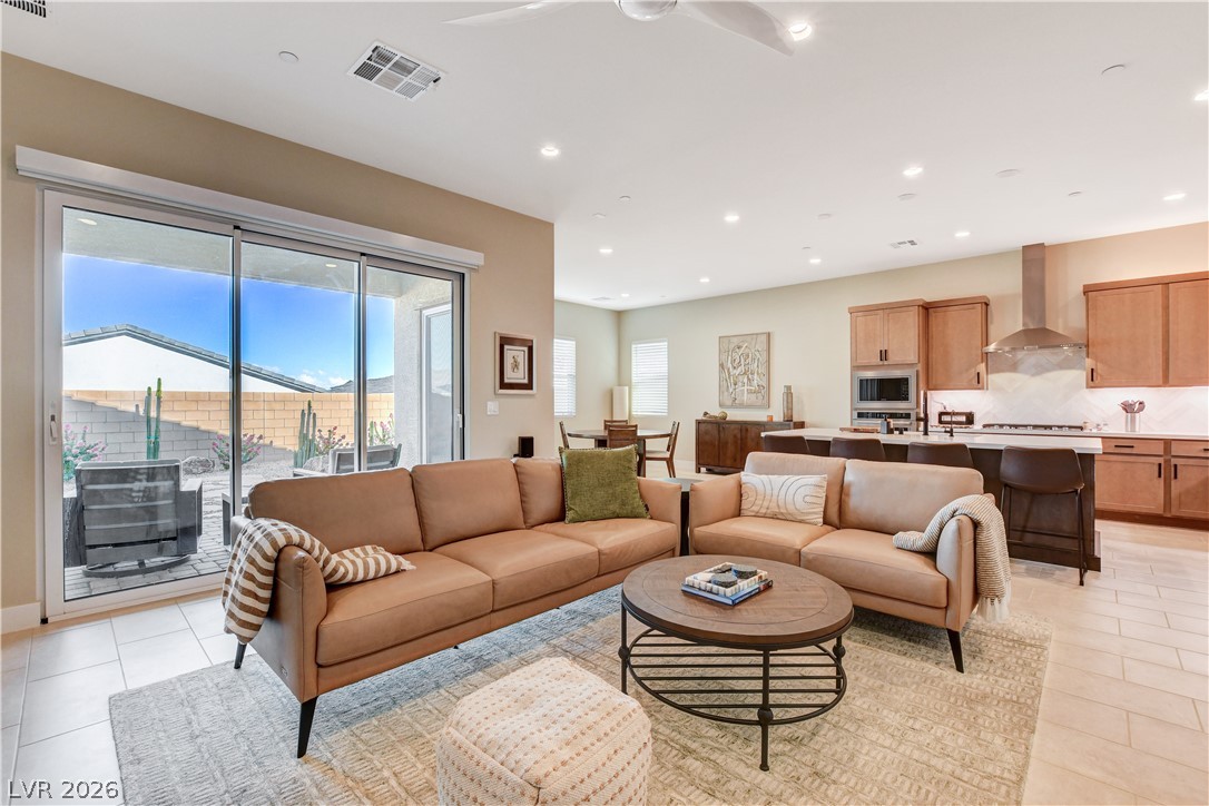 9006 Coastal Oaks Street Property Photo 15