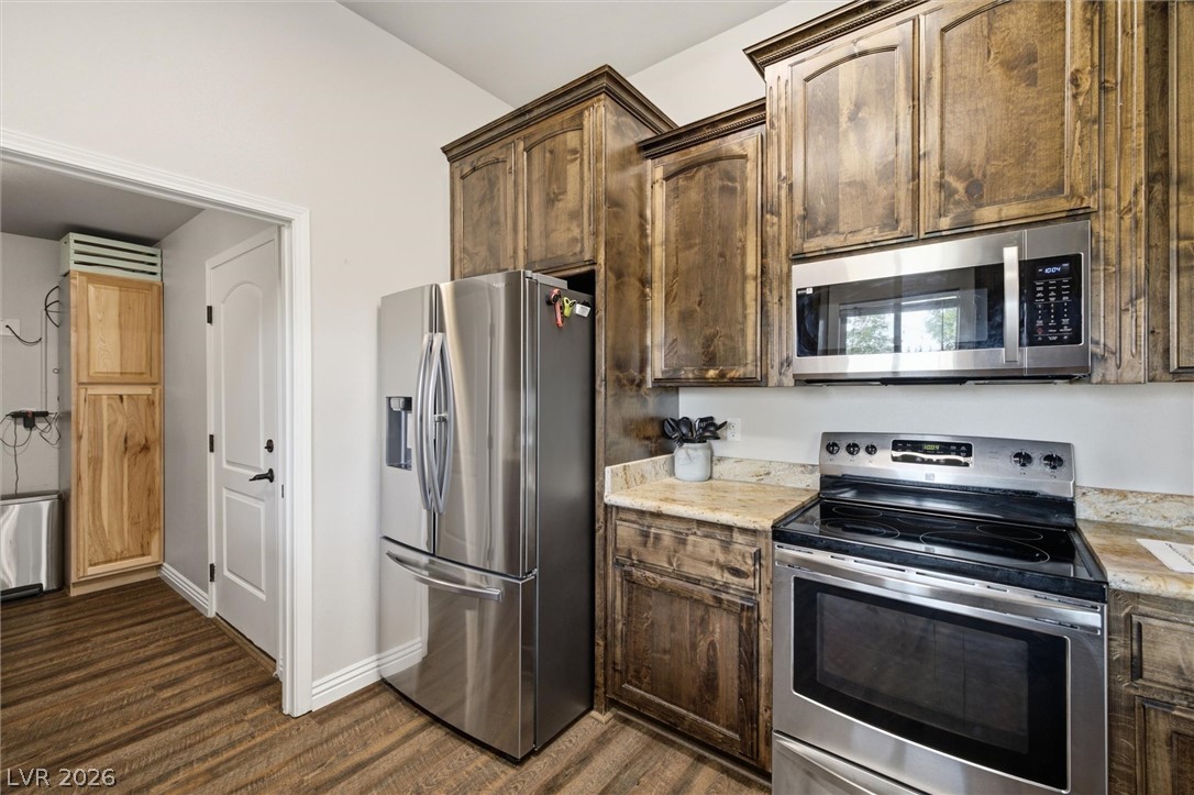 2400 South Zuni Avenue Property Photo 18