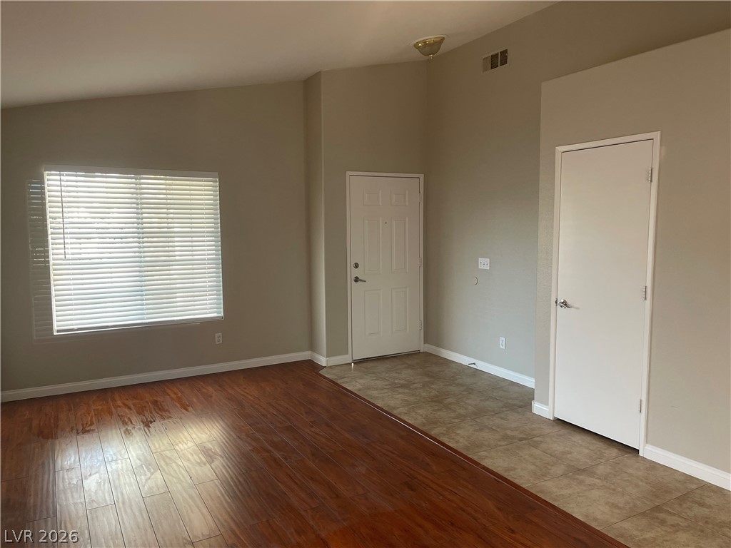 2813295 Property Photo 3