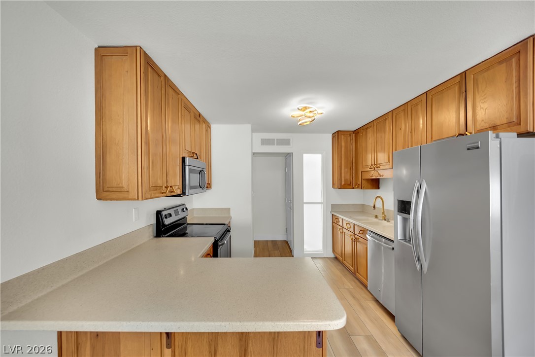 324 Duke Avenue Property Photo 5