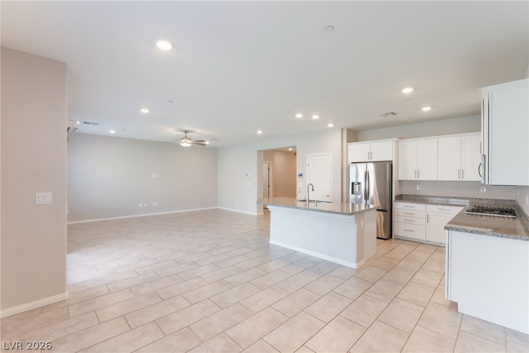 10748 Wild Poppy Avenue Property Photo 12